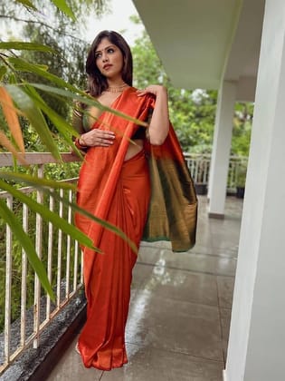 Woven Design Zari Silk Blend Banarasi Saree