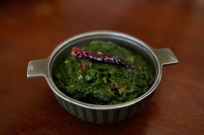 Lehsun Palak Paneer