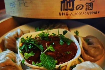 Schezwan Momos [6 Pieces]