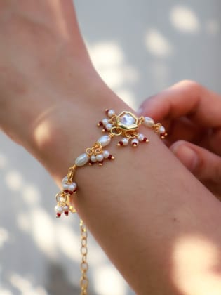 Iqra Red Kundan Bracelet-Red