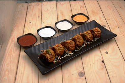 Veg Schezwan Fried Momos (6 Pcs)
