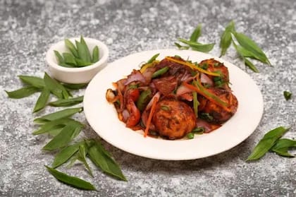 Veg Gravy Momos
