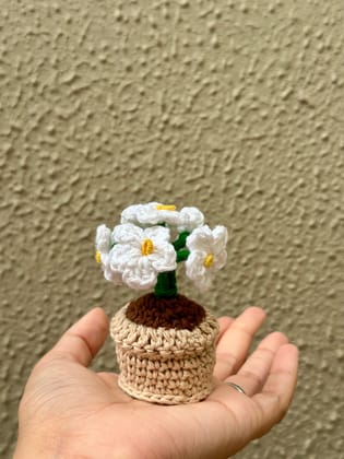 Crochet forget me not flower pot-White