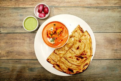 Kadhai Paneer & 2 Laccha Paratha