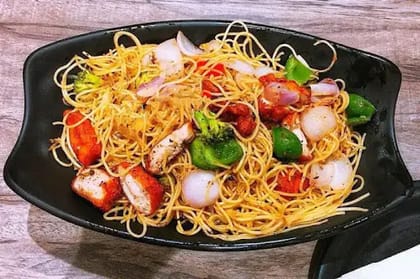 Veg Hong Kong Noodles