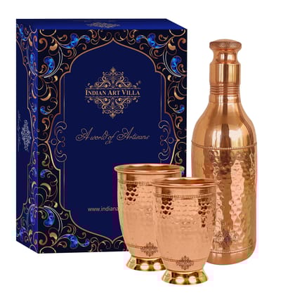 IndianArtVilla Set of Pure Copper Hammered Leak Proof Cocktail Water Bottle & Two Glasses with Brass Bottom with a Blue Gift Box, Drinkware, Glass: 450 ml-2050ml