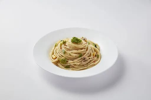 Rose Penne Spaghetti Aglio E Olio