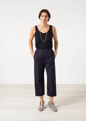 Wide Cropped Trouser in Navy-42 / Navy