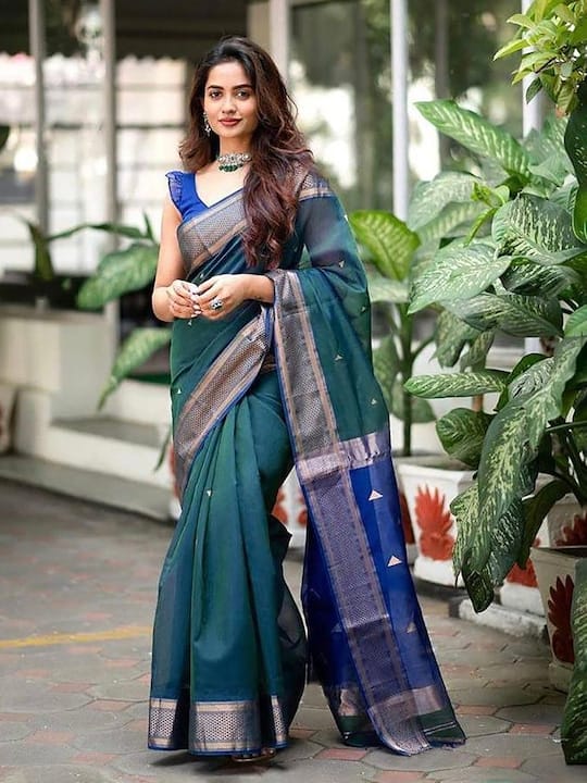 Geometric Woven Design Zari Banarasi Saree