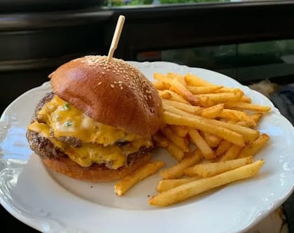 Melting Cheese Chicken Burger