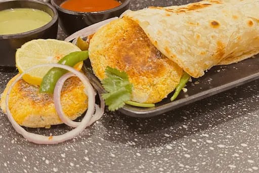 Chana Tikki Roll