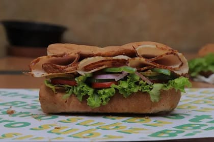 Double Chicken Ham Sub Sandwich __ 6 Inches,Roasted Garlic Bread