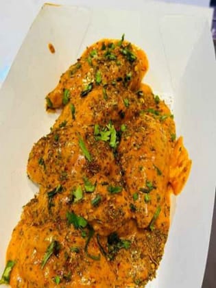 Makhani Gravy Chicken Momos