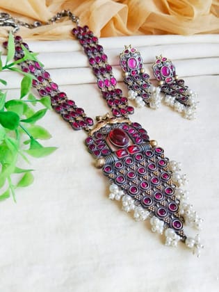 Elegant Two-Tone Festive Necklace Set with Pearl Drops | Sarichka-Red