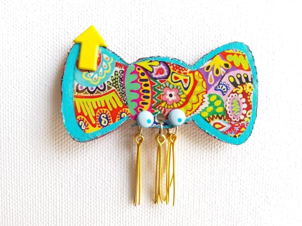 HANDCRAFTED WOODEN BROOCH- BOW WITH GOOGLY EYES