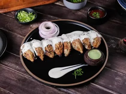 Chicken Afghani Momos [ 6 Pcs ]