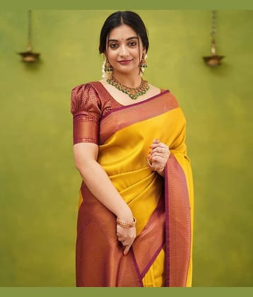 fab woven Art Silk Woven Kanjeevaram Sarees With Unstitched Blouse Piece ( Yellow )