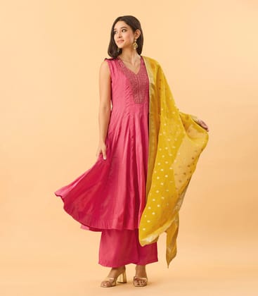 Vibrant Pink Anarkali Set-M / Pink