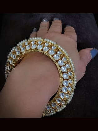 Set of two paachi kundan openable kada's with white bead pirohi on the top-2'4