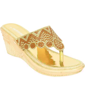 Racecourse - Gold Women's Slip On Heels