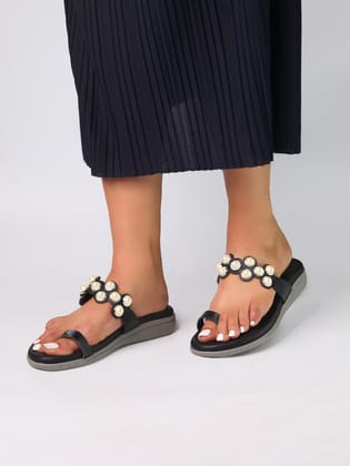 Aneira Black Flats-Black / 38