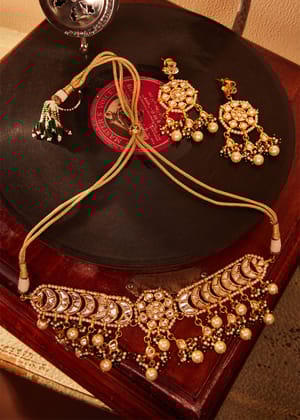 Levish Pearl Designed Necklace With Earrings Set