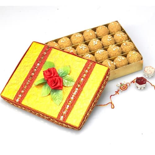 Ghasitarams Besan Laddu Mithai Box, 400 gm