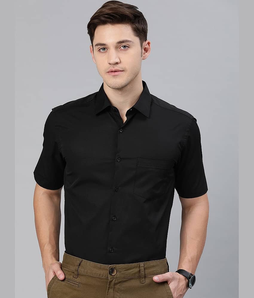 IVOC Men Black Comfort Fit Solid Smart Formal Shirt