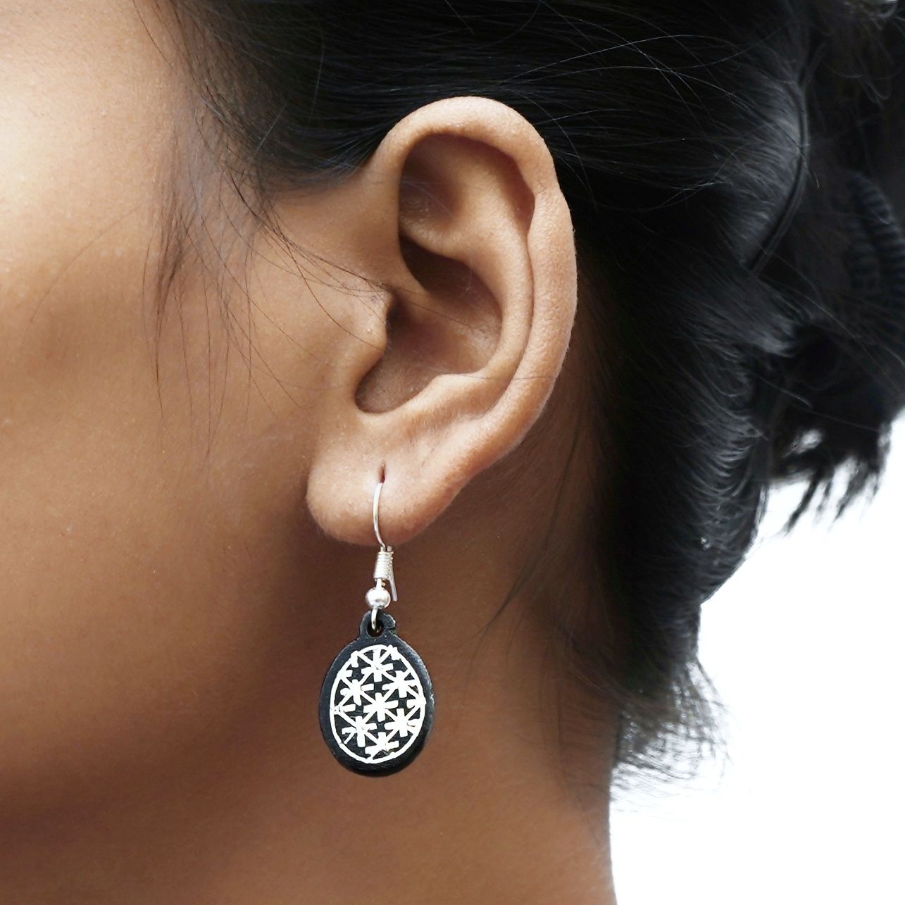 Bidri Work Ear Ring Phool Jadi (1SMTEARKA00534)