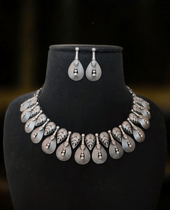 Handmade crafted silver Look like Necklace