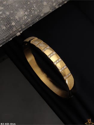 High-quality finishing imported Cartier gold plated men’s fashion, kada KD-044