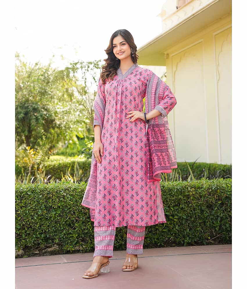 Vaamsi Women Rayon Printed Straight Kurti With Pants ( Pink )