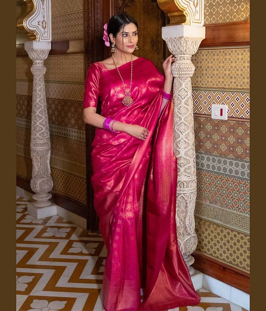 fab woven Art Silk Woven Design Banarasi saree With Unstitched Blouse Piece ( Rani )