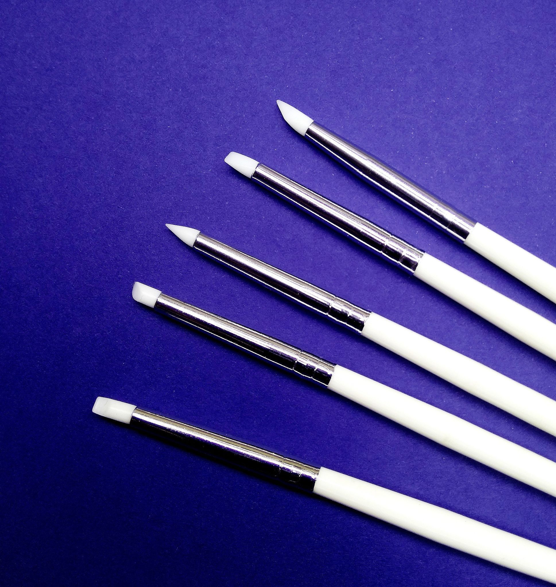 Set of 5 Pcs Silicone Paint Brushes - Small Size White Color