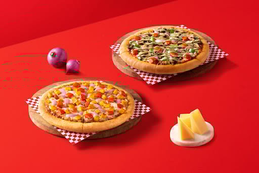 Super Value Deal : 2 Medium Veg Pizzas Starting At Rs 649 (Save Upto 41%).