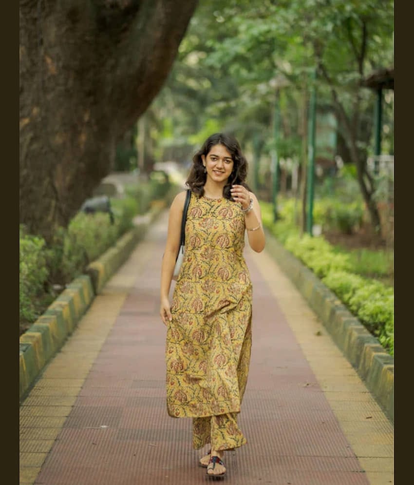 YAGNIK FASHION Women Rayon Solid Straight Kurti With Pants ( Yellow )