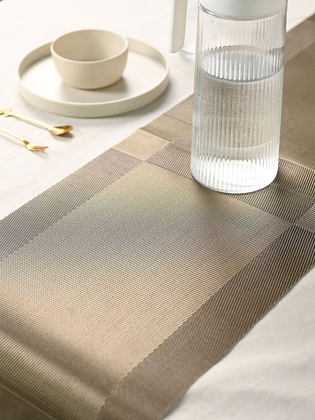 Elegant Beige Woven Heat-Resistant Washable Table Runner