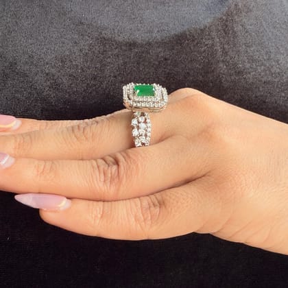 VS Sterling Silver Cocktail Ring 072 7g-9