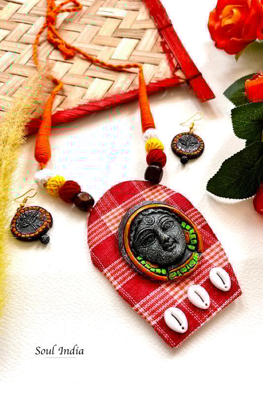 Handmade Terracotta Pendant Necklace Set- Red