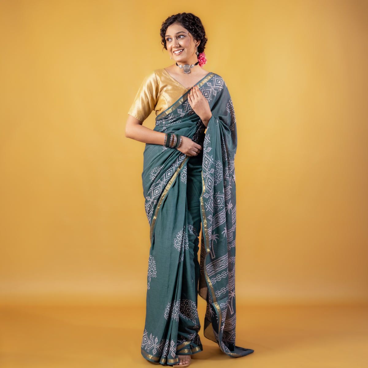 MOORA Madhavi Grey Cotton Viscose Block Printed Saree with Zari Border and Blouse Piece 5.50 m x 45 in