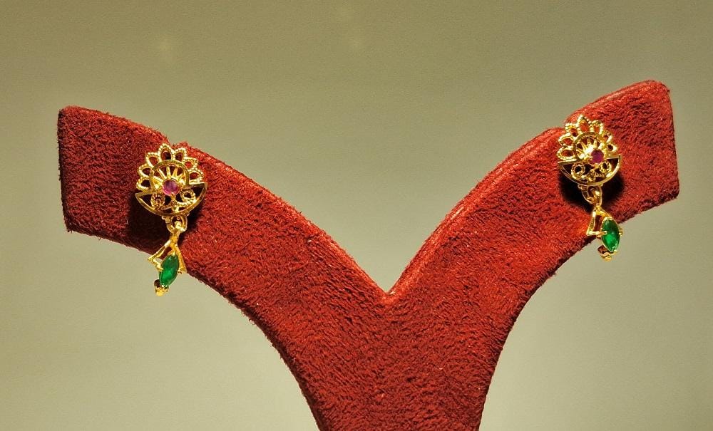 EARING GP