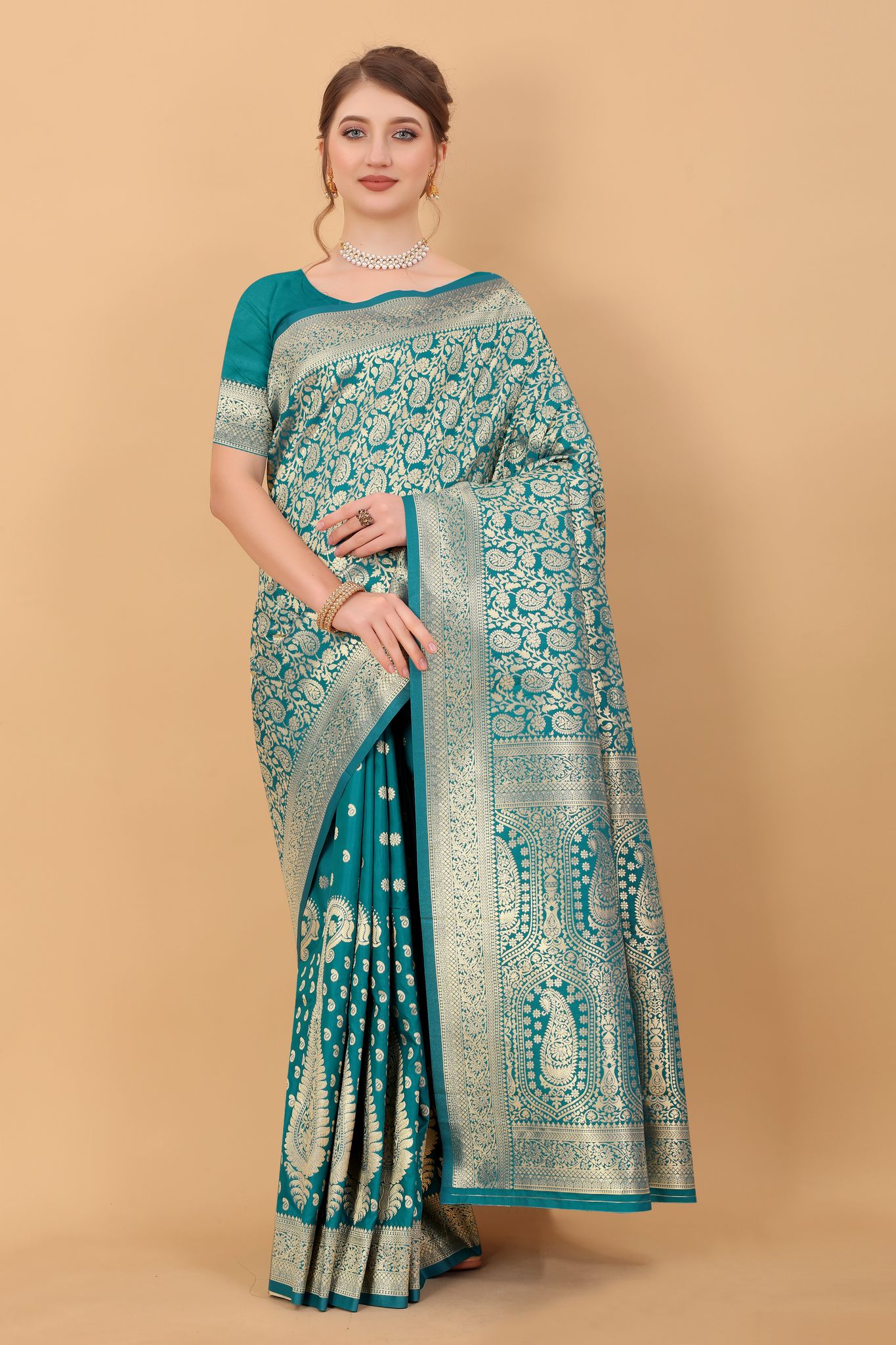 Yavira silk Women's Green Handwoven Silk Blend Saree