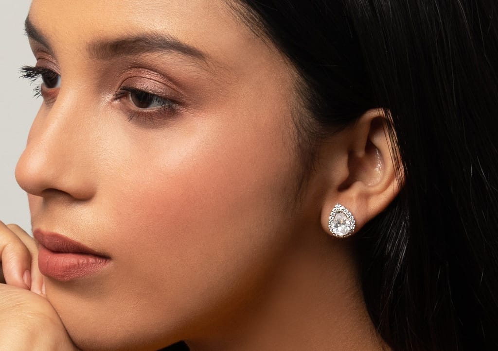 Teardrop Halo Solitaire Studs
