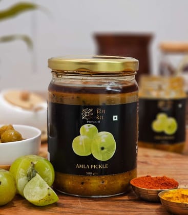 Handmade Amla Pickle – Khatta Meetha & Nutrient-Rich
