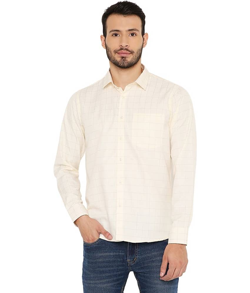 Maharaja - Yellow Cotton Blend Slim Fit Men's Formal Shirt ( Pack of 1 )