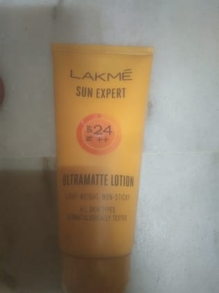 Lakme Sun expert 24 #++ Ultramatte lotion Light weight on-sticky 