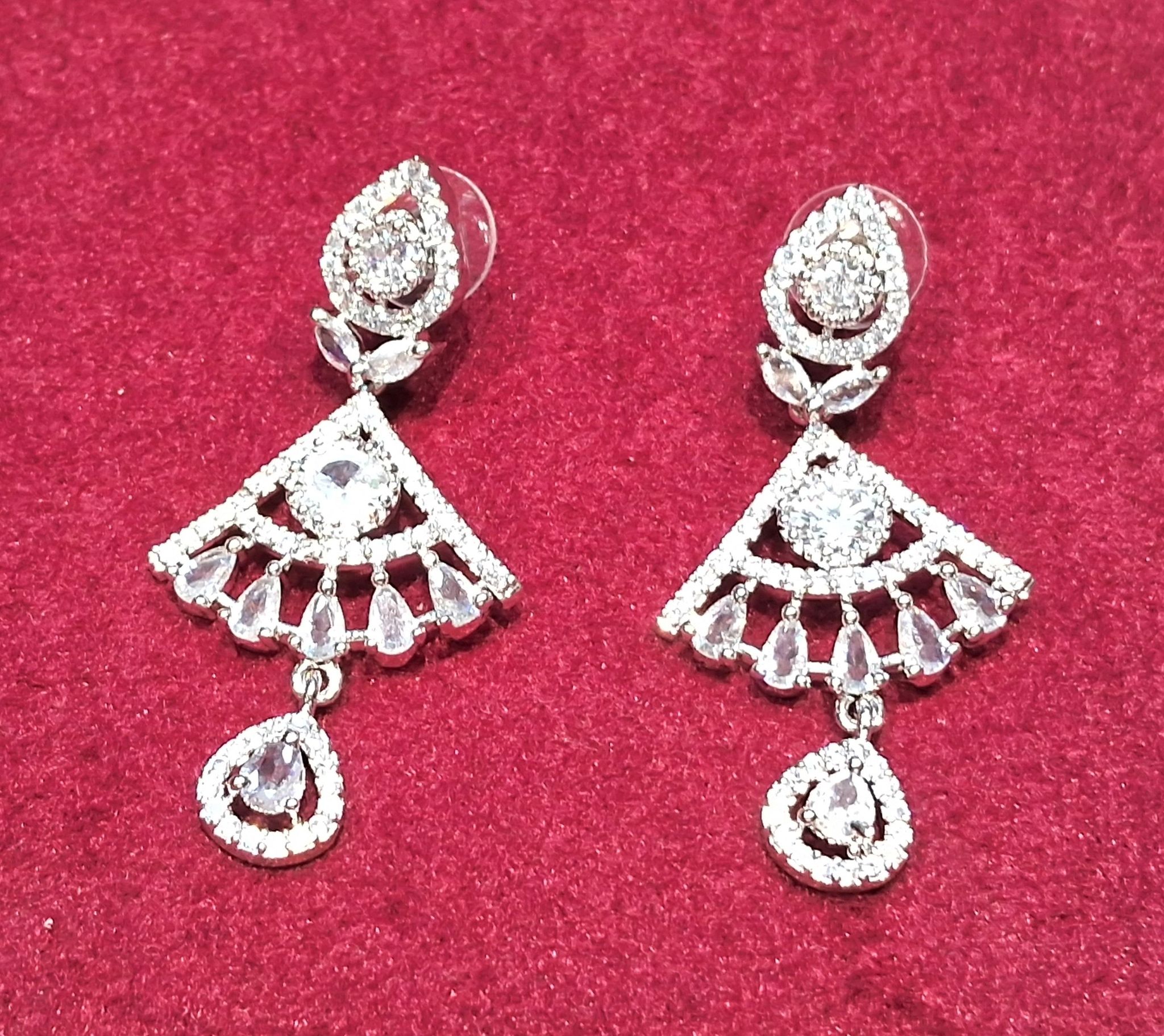 EARING AD