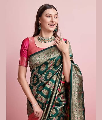 NENCY FASHIONS Banarasi Silk Woven Saree With Unstitched Blouse Piece ( Green )