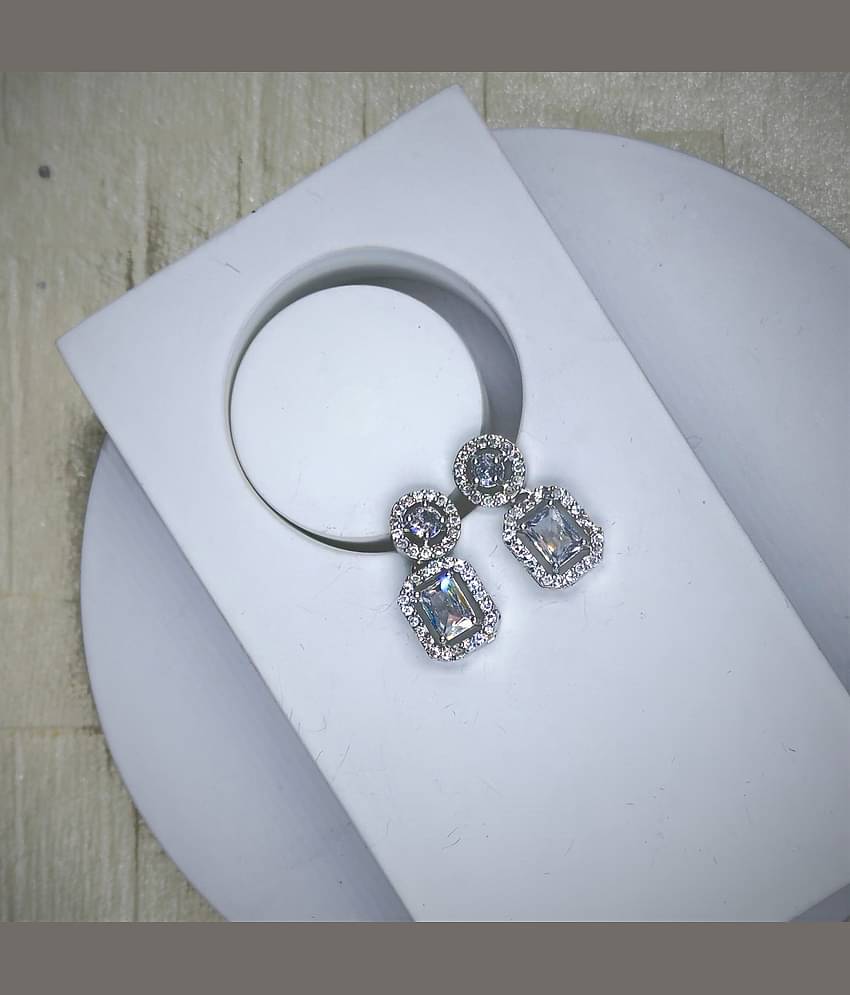 AKLINA White Stud Earrings ( Pack of 1 )