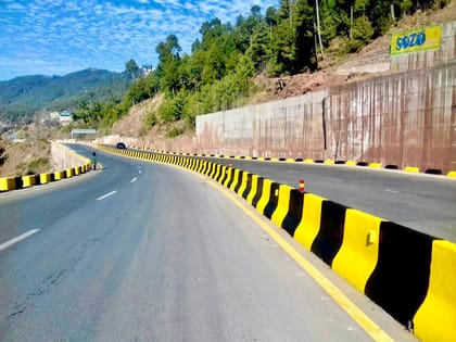 1001 Road Marking Black ST I for Curb Paint, Traffic Paint, Pavement Striping, Parking, Traffic Signs etc. (Black 1Ltr) 1001 Road Marking Black ST I for Curb Paint, Traffic Paint, Pavement Striping, Parking, Traffic Signs etc. (Black 1Ltr)